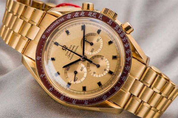 Лунные часы Omega на аукционе Кристис
