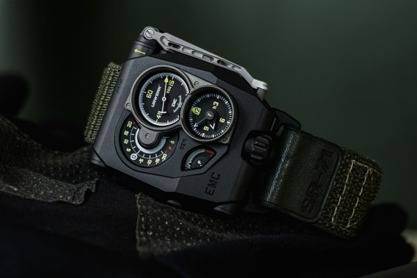 Новый релиз: часы Urwerk EMC SR-71