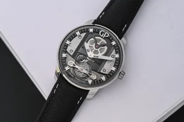 Girard-Perregaux Free Bridge Meteorite открывает космические горизонты в передовой коллекции