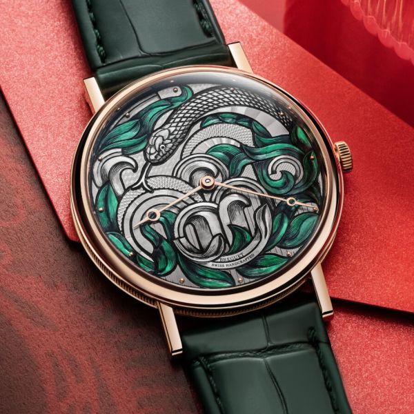 Эксклюзивные часы Breguet Classique 7145 к Году Змеи 2025