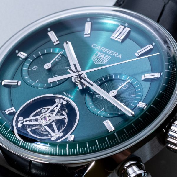 Практический обзор: часы-хронограф TAG Heuer Carrera Tourbillon с бирюзово-зеленым циферблатом